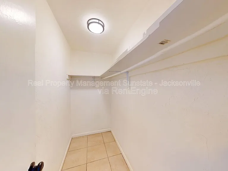 1010 Bronson St #3 — Photo 12