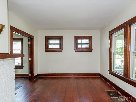 4th image of 1517 Emmons Ave