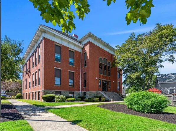 181 North St Unit 102, Salem, MA 01970