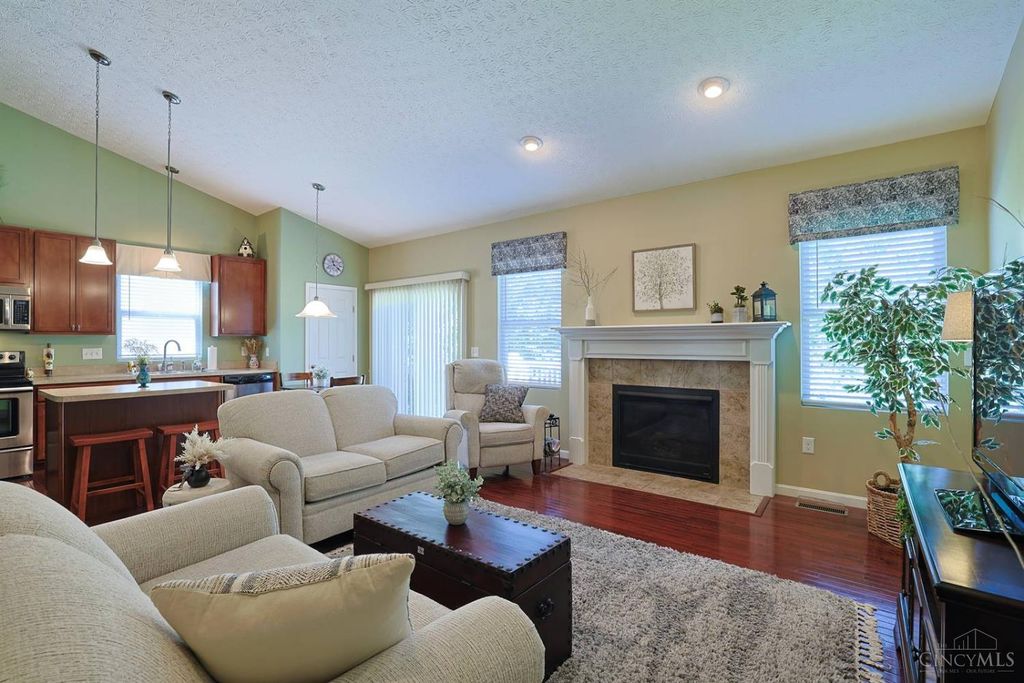 Apartment in Cincinnati, Wetherby Farms, Hill Craft Acres - View 3