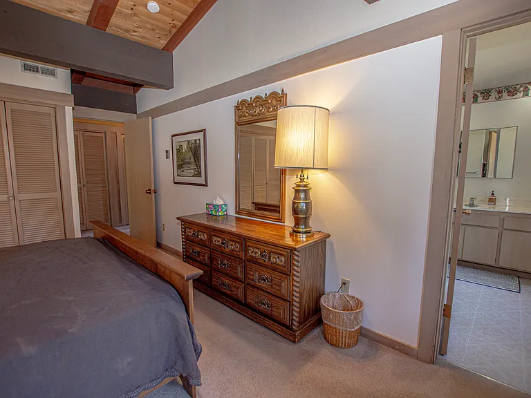 1877 N Lake Blvd #4 — Photo 24