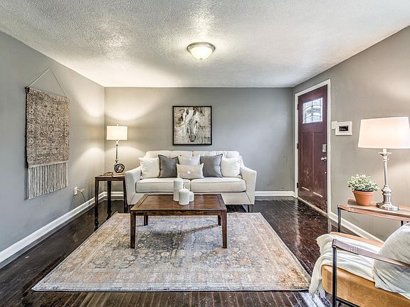 3rd image of 3404 Eminence Blvd