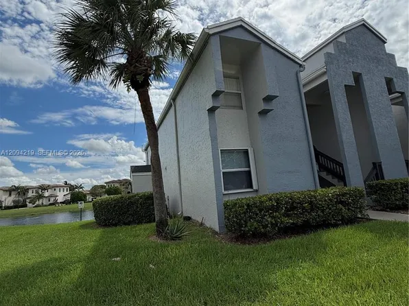 855 SW 113th Way #855, Pembroke Pines, FL 33025