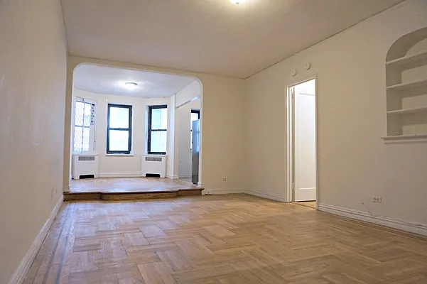 Rented by Metropolitan Equities | media 8
