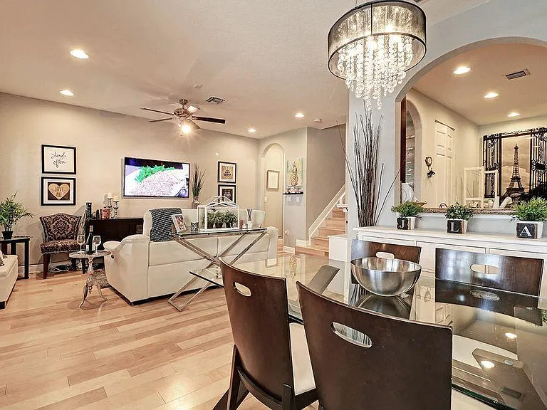 400 Lake Monterey Cir — Photo 1