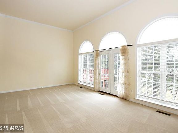 4th image of 21819 Ladyslipper Sq