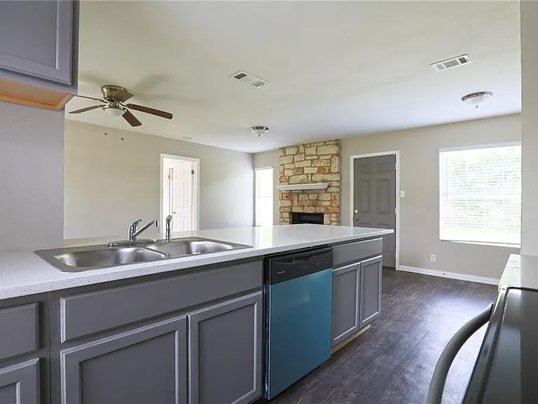 1410 Ransom St SE — Photo 7