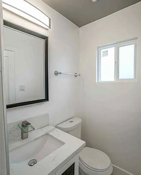 137 N Mardina St — Photo 5