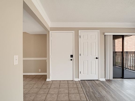 4th image of 1891 Poplar Woods Cir E APT 2