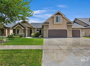 370 S Schober Loop, Nampa, ID 83686