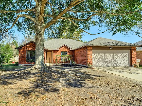 3rd image of 3902 Briar Hollow Dr
