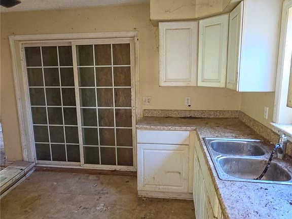 3rd image of 43650 Lafferty Rd