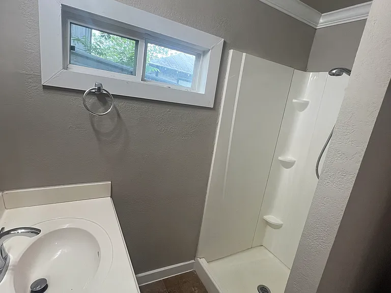 430 Cincinnati Ave — Photo 12