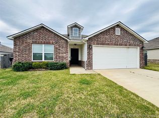 2014 S 15th St, Broken Arrow, OK 74012