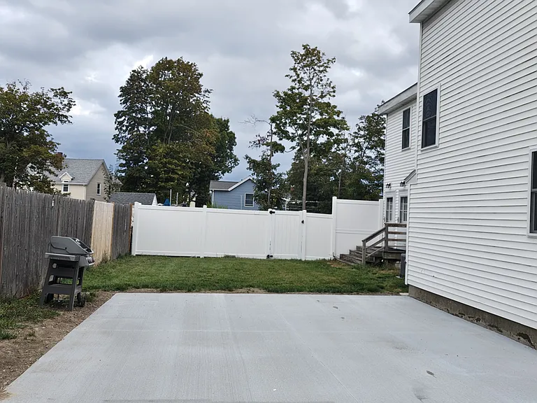 121 Vernon St #A — Photo 16