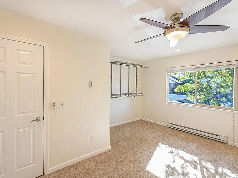1414 Parkway Dr — Photo 18