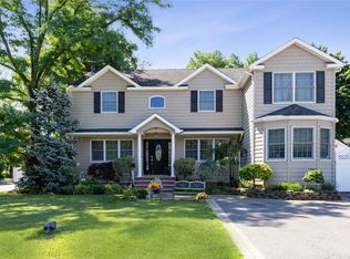 120 Henry Rd, Merrick, NY 11566