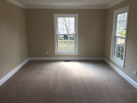 4th image of 303 Club Pines Dr