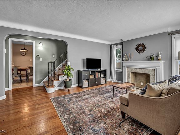 2nd image of 3188 W 142nd St