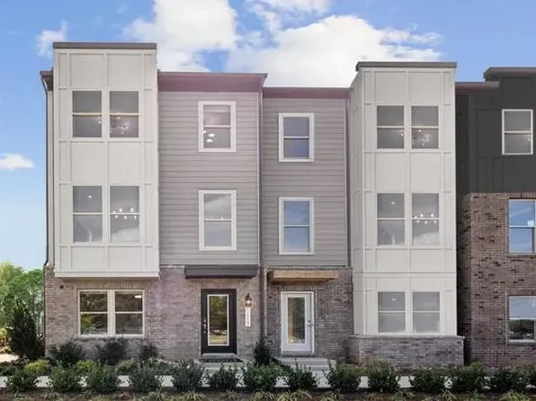 2111 Acadia Rd, Herndon, VA 20170