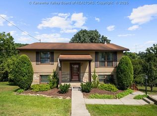 106 Phyllis Dr, Charleston, WV 25302