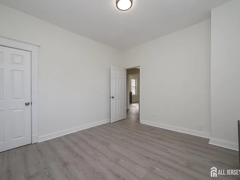 377 Delavan St #2 — Photo 8