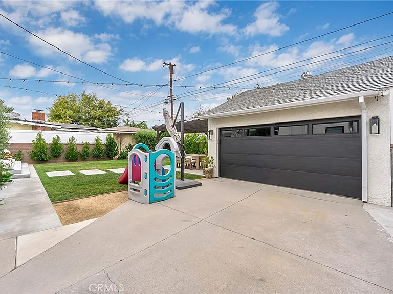 3220 Iroquois Ave — Photo 35