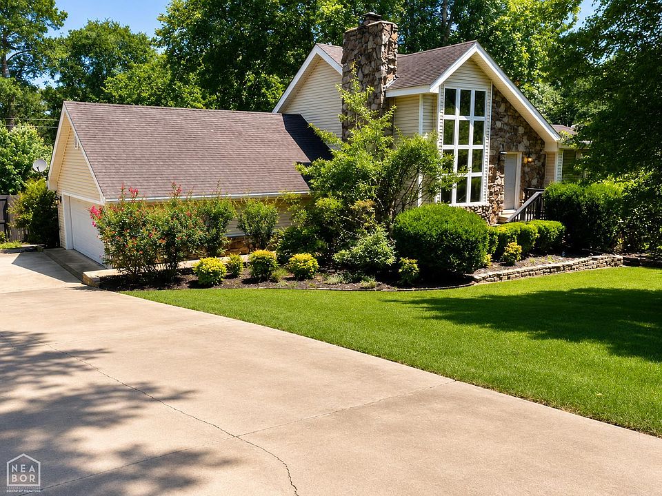 1st image of 1804 Deerwood Dr