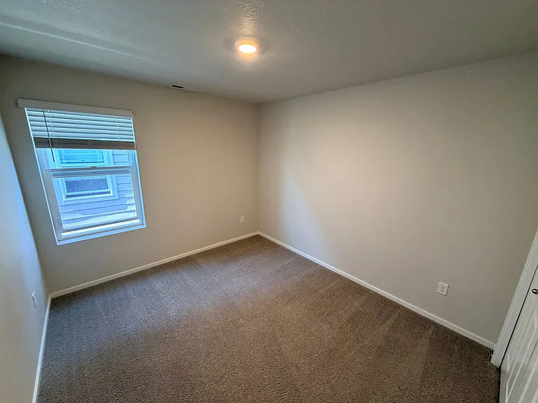 462 Greencrest St NE — Photo 17