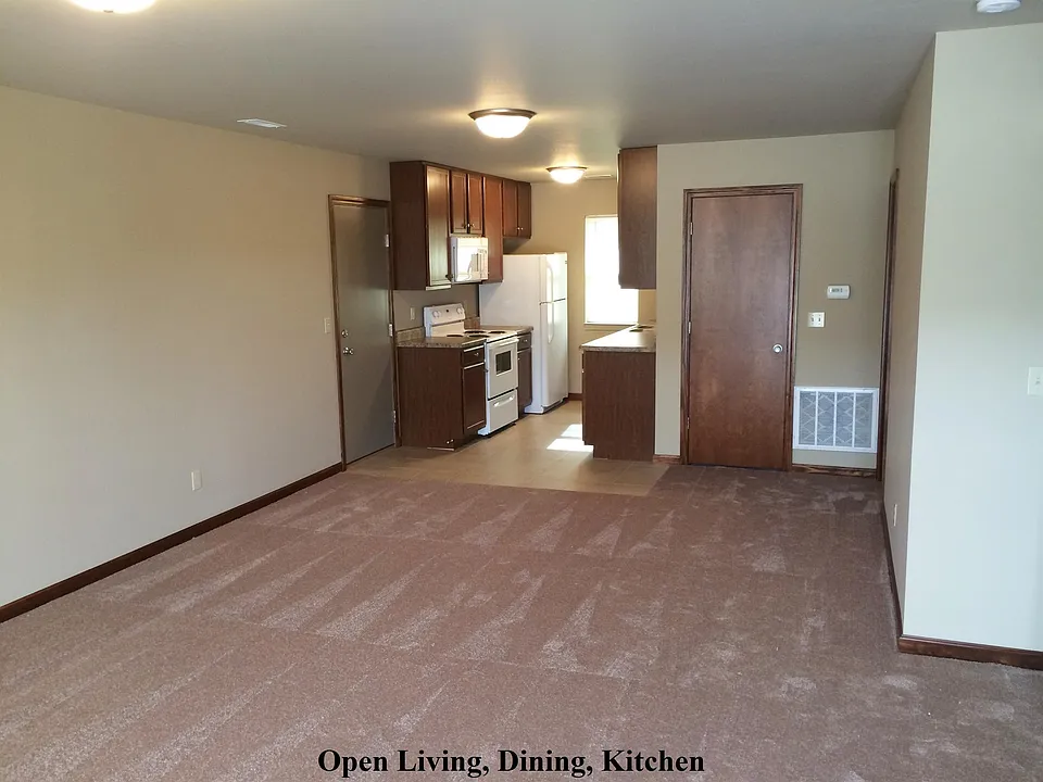 1336 El Camino Dr