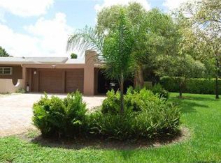 21 N Bel Air Dr, Plantation, FL 33317