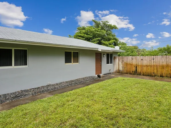 2227 NE 3rd Ave, Delray Beach, FL