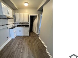 30 Memorial Dr, Calumet City, IL 60409