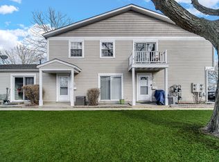 1242 Nova Ct, Wheeling, IL 60090