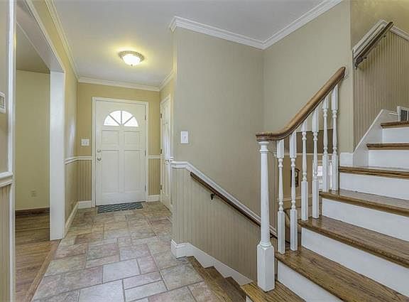 4th image of 10308 Beverly Dr