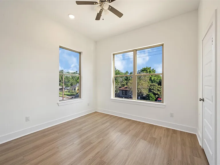 5623 Eskridge St #B — Photo 6