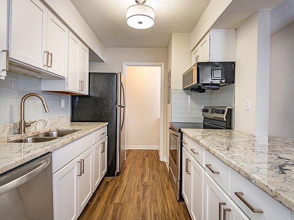 3rd image of 2204 Deercross Dr #2111-201