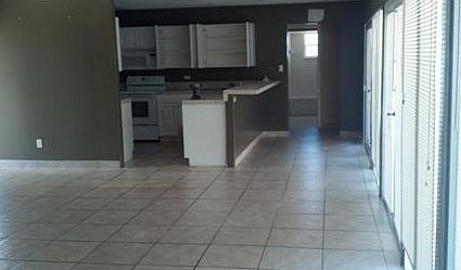4th image of 2544 Canterbury Dr N
