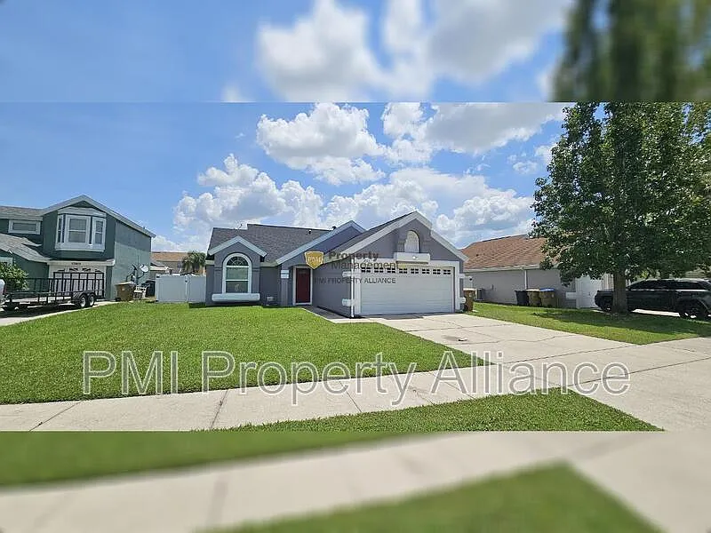 3 bed, 2.0 bath, 1258 sqft, $2,425 — Photo 2