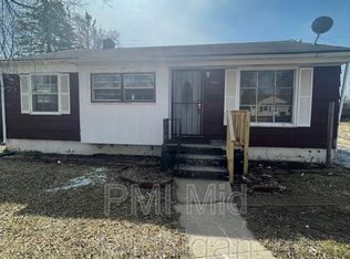 1917 Shamrock Ln, Flint, MI 48504