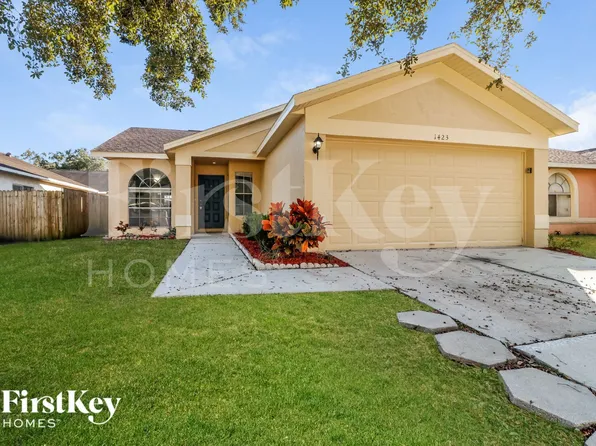 1423 Mohrlake Dr, Brandon, FL 33511