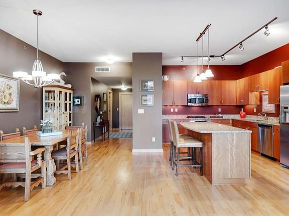 5th image of 215 10th Ave S Unit 807