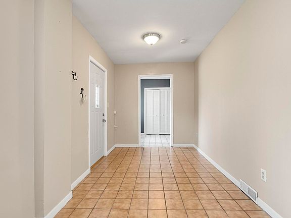 4th image of 112 W 7th St
