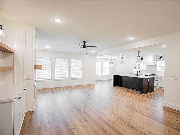 5th image of 13 Chatburn Dr