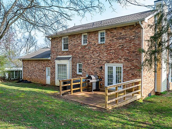 3rd image of 912 Flintlock Pl