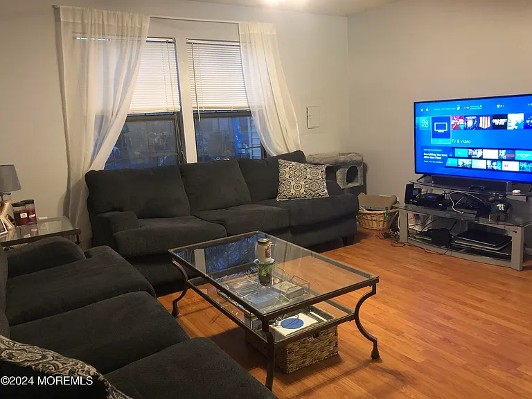 106 Daffodil Dr — Photo 4