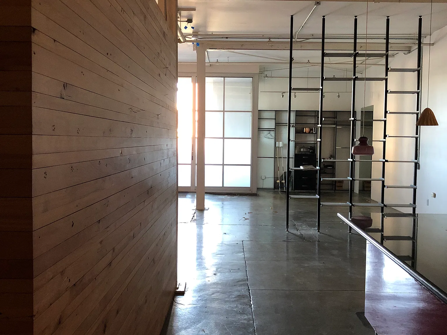 500 Molino St — Photo 2