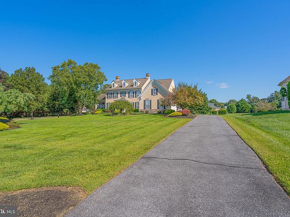 2nd image of 209 Sammons Pond Dr