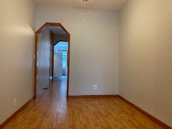 2nd image of 91 Newel St #1R