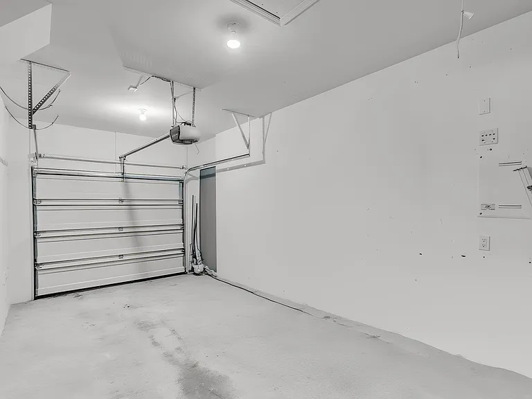 1116 Westbriar Dr — Photo 32